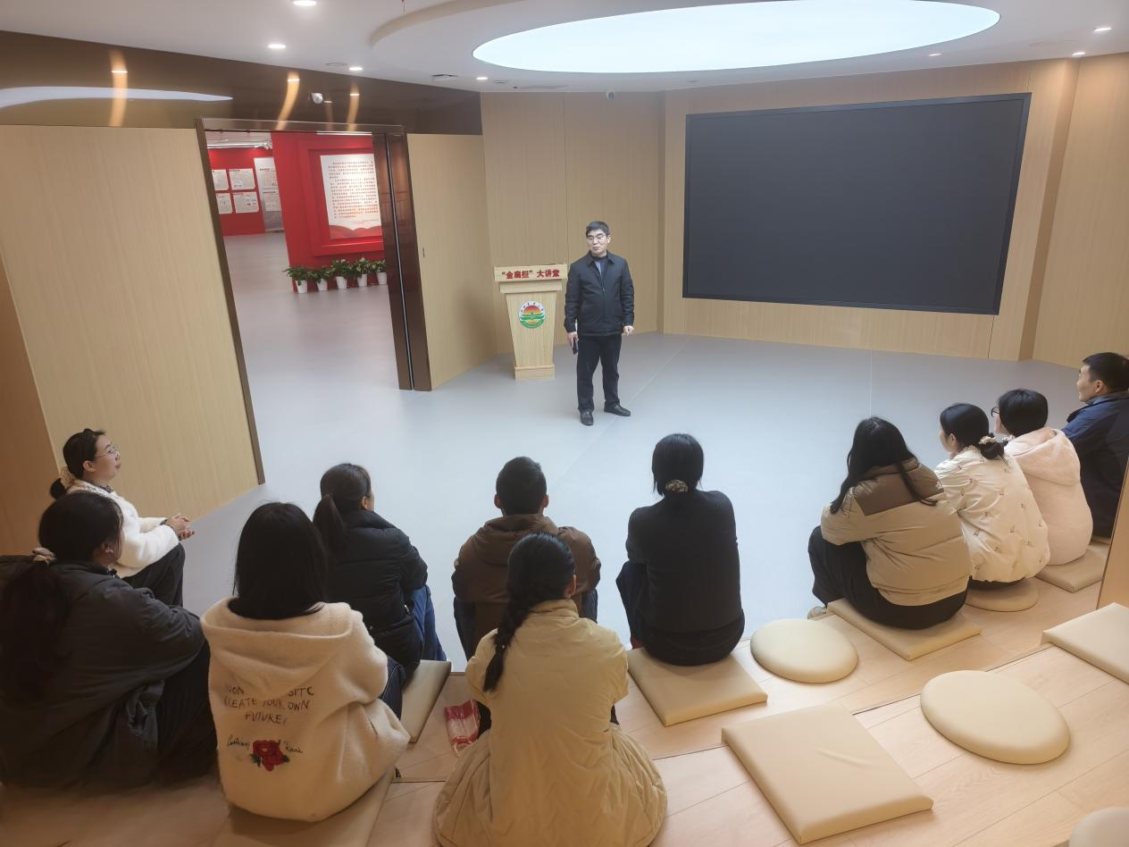 机关第十八党支部与联系班级联合开展“党建引领聚合力 清风润心守初心”主题党日活动